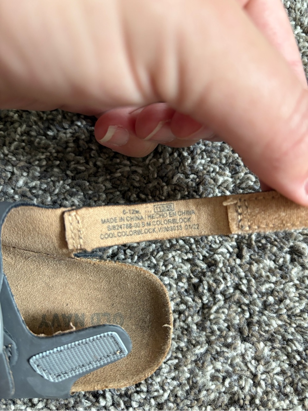 ((SOLD)) ‼️ Old Navy Toddler Gray Buckle Sandals - Picture 5 of 5